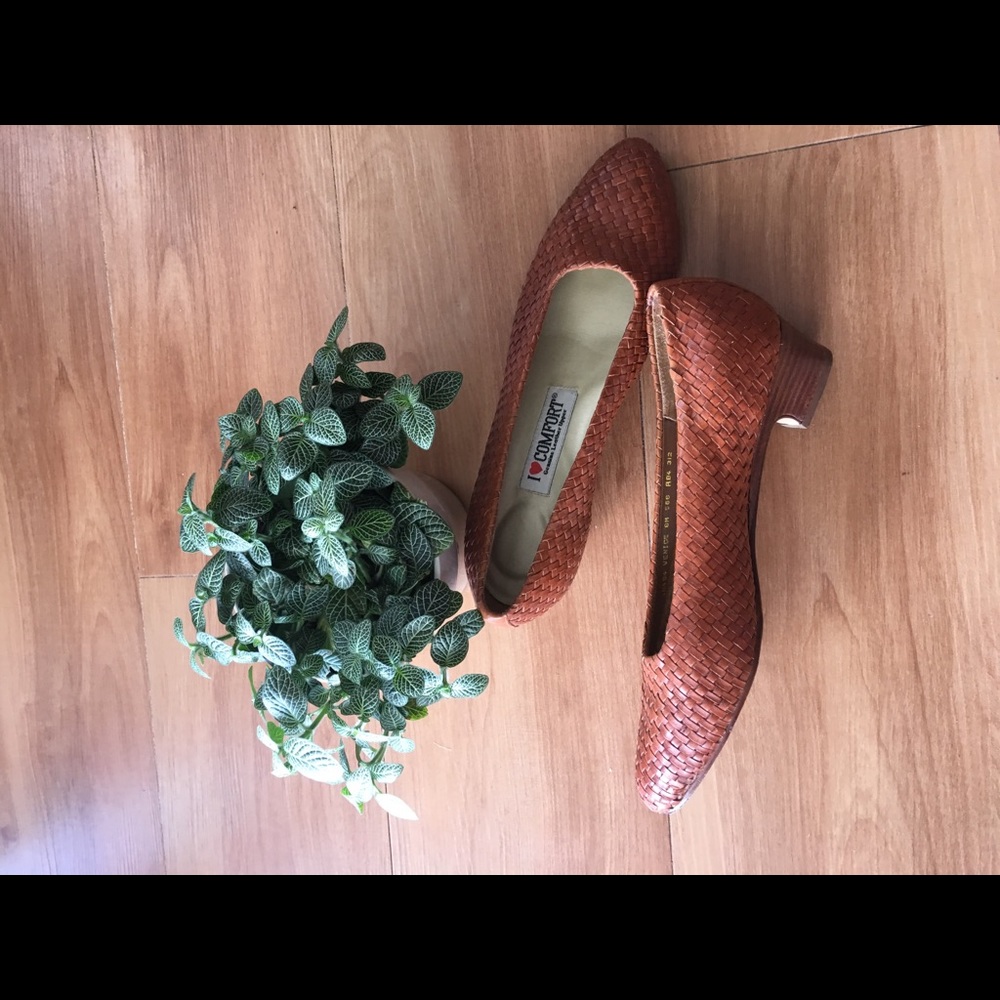 I love comfort brown leather wicker shoes - Picture 3 of 6